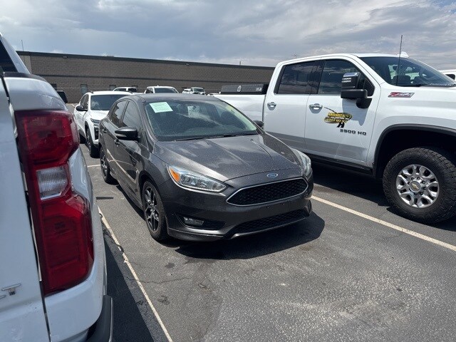2015 Ford Focus SE photo 2