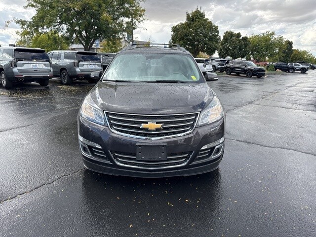 2017 Chevrolet Traverse Premier photo 2