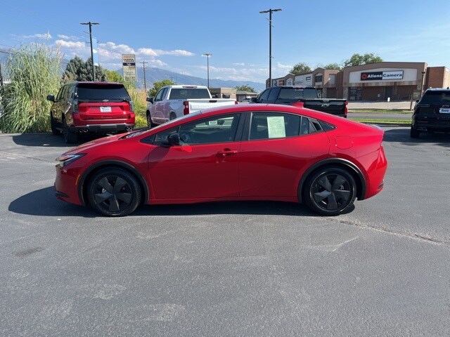 2025 Toyota Prius Limited photo 4