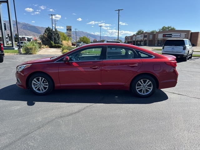 2017 Hyundai Sonata Base photo 3