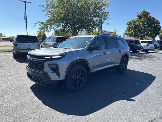 2026 Chevrolet Traverse RS photo 2