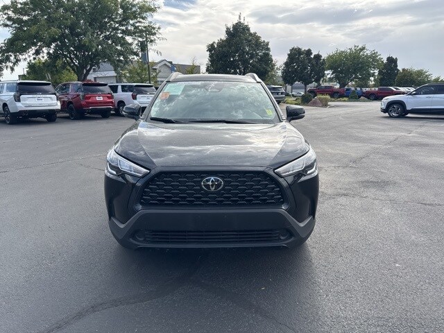 2024 Toyota Corolla Cross LE photo 2