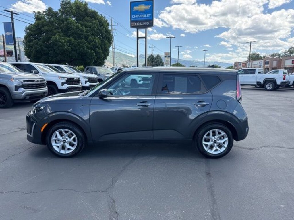 Used 2025 Kia Soul LX Hatchback