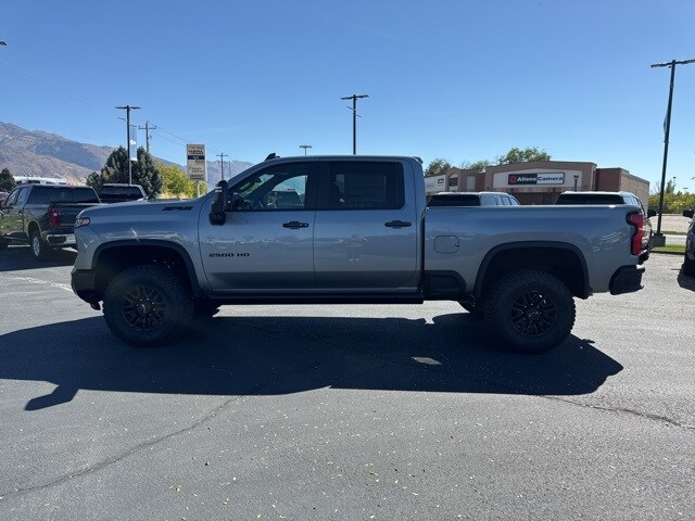 2026 Chevrolet Silverado 2500HD ZR2 photo 4