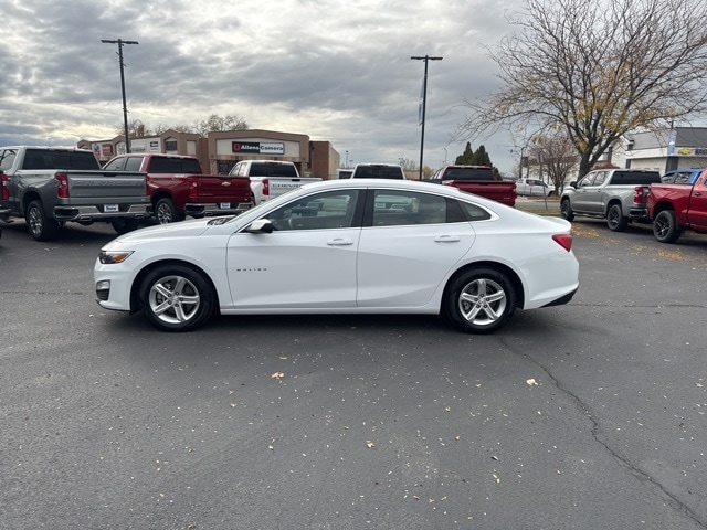 2024 Chevrolet Malibu LS photo 2