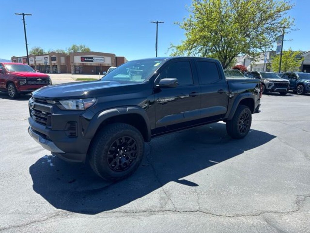 Used 2025 Chevrolet Colorado Trail Boss Truck Crew Cab
