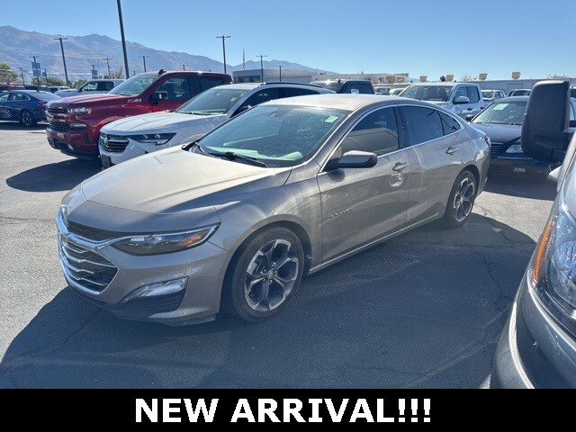 2022 Chevrolet Malibu 1LT photo 2