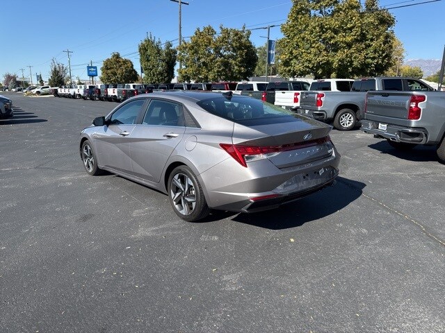 2023 Hyundai Elantra Hybrid Limited photo 2