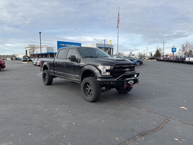 2017 Ford F-150 Lariat photo 2