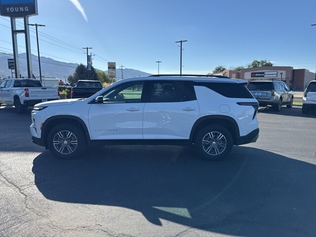 2025 Chevrolet Traverse photo 4