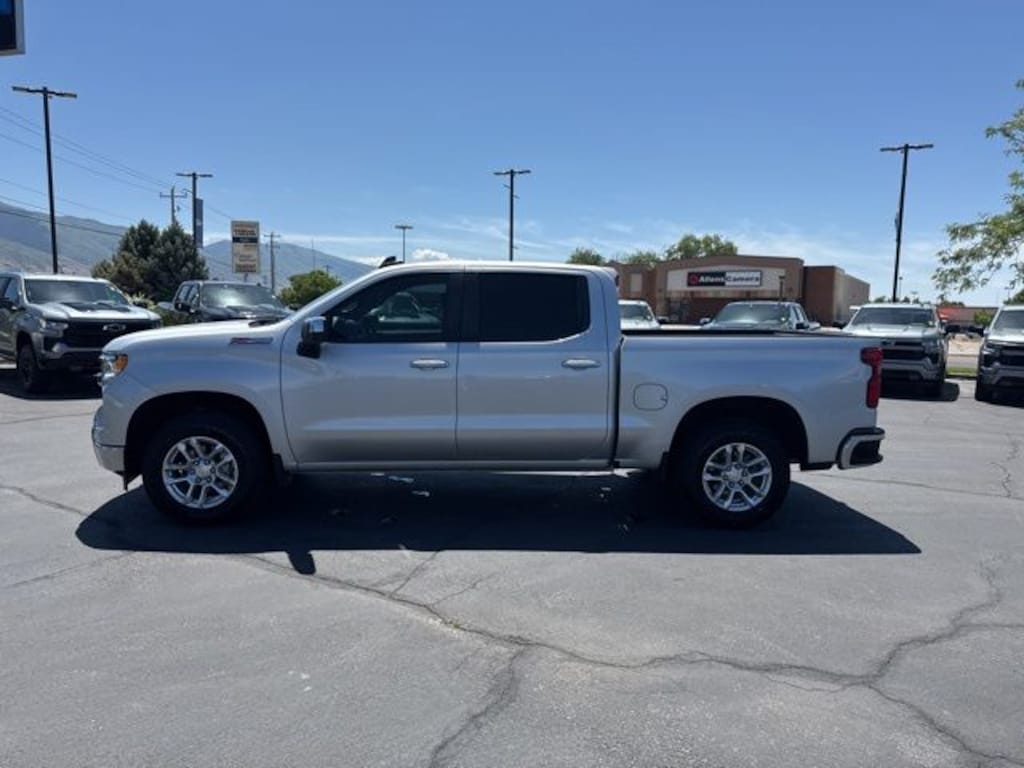 Used 2022 Chevrolet Silverado 1500 LT w/1LT Truck Crew Cab