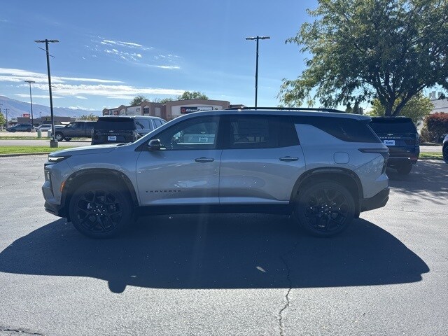 2026 Chevrolet Traverse RS photo 3