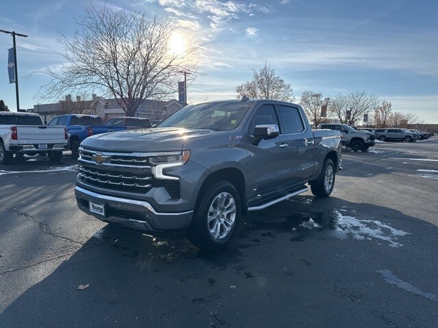 2023 Chevrolet Silverado 1500 LTZ photo 2