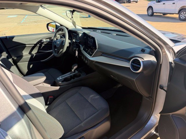 2024 Chevrolet Trax LS - Photo 16