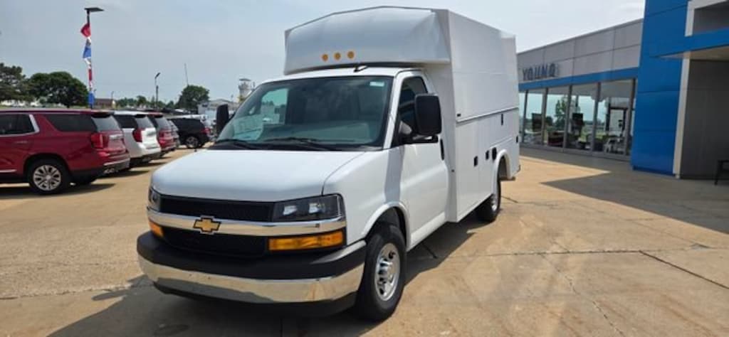 New 2026 Chevrolet Express Cutaway 3500 1WT Cutaway Van