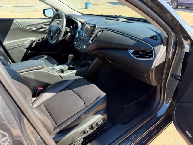 2017 Chevrolet Malibu 1LT - Photo 18