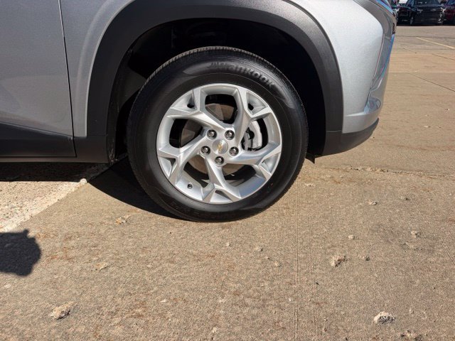 2024 Chevrolet Trax LS - Photo 13