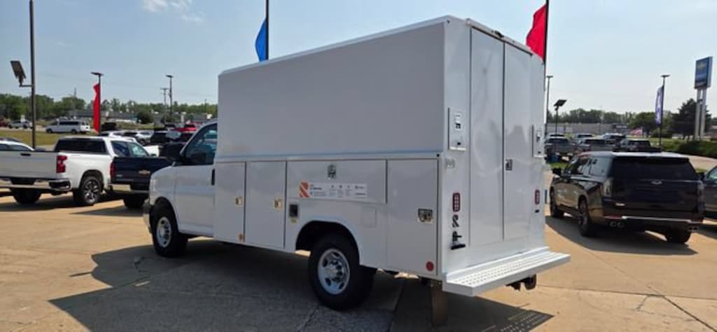New 2026 Chevrolet Express Cutaway 3500 1WT Cutaway Van