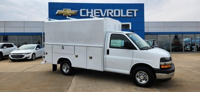 2025 Chevrolet Express Cutaway Base's photo