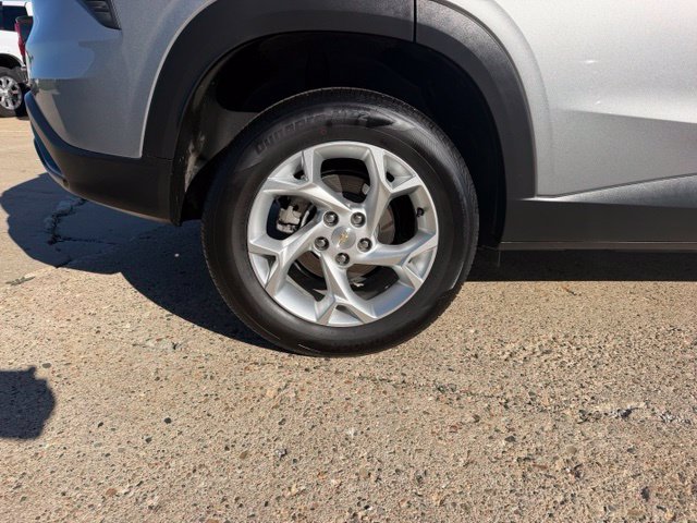 2024 Chevrolet Trax LS - Photo 14