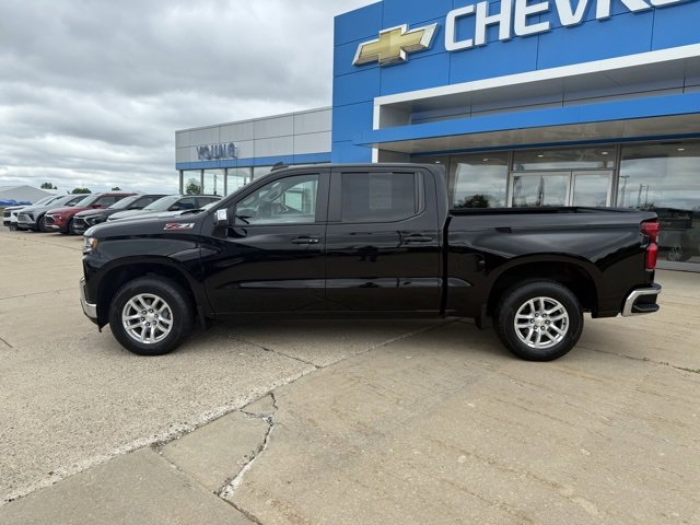 2021 Chevrolet Silverado 1500 LT photo 2