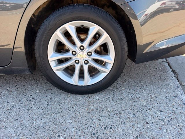 2017 Chevrolet Malibu 1LT - Photo 11