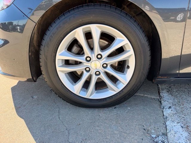 2017 Chevrolet Malibu 1LT - Photo 12