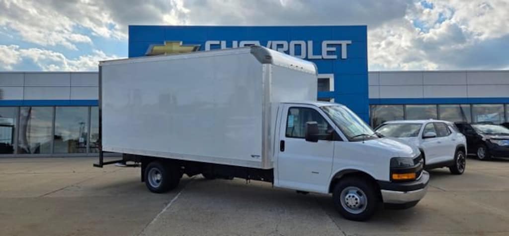 New 2026 Chevrolet Express Cutaway 3500 1WT Cutaway Van