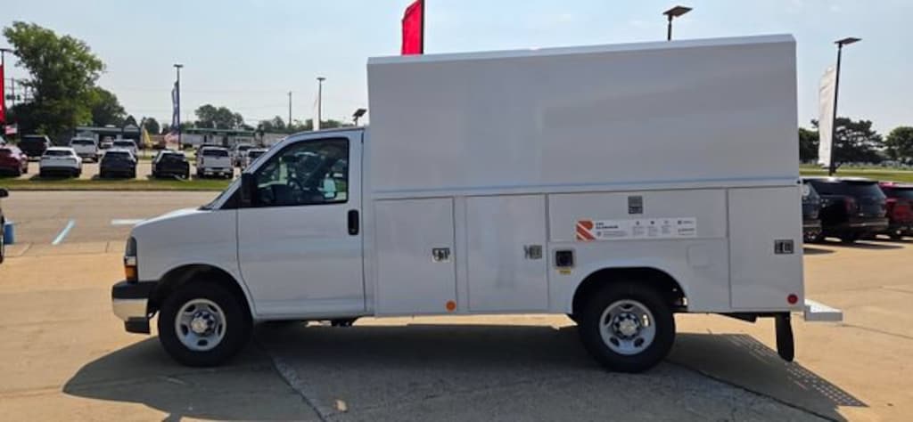 New 2026 Chevrolet Express Cutaway 3500 1WT Cutaway Van