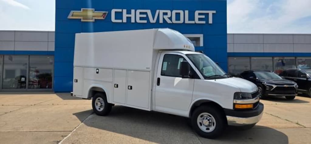 New 2026 Chevrolet Express Cutaway 3500 1WT Cutaway Van