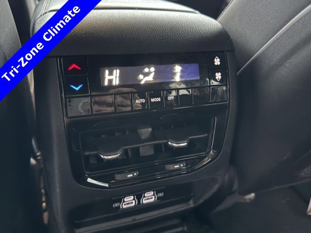 Used 2023 Jeep Grand Cherokee L Laredo SUV