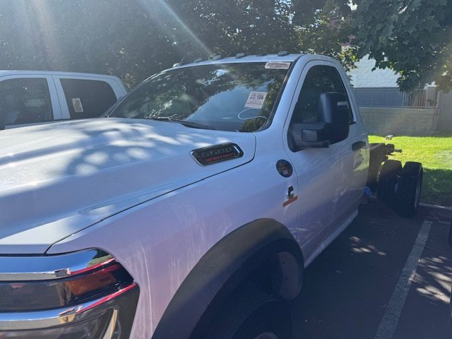 2025 Ram 5500 Tradesman photo 2