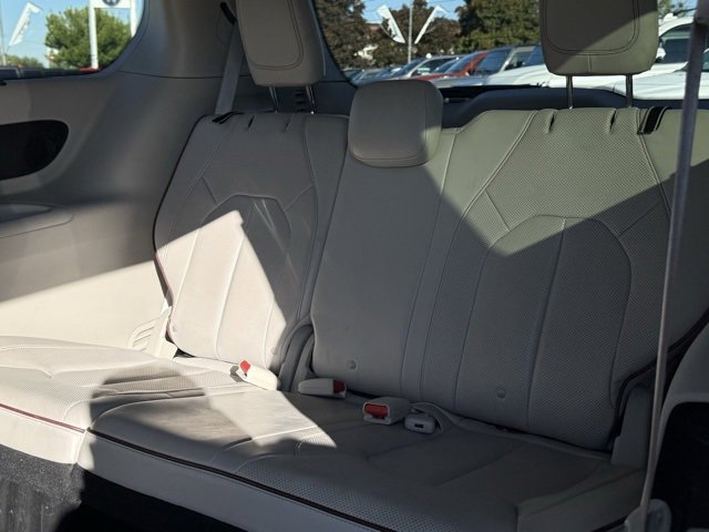 2020 Chrysler Pacifica Limited photo 19