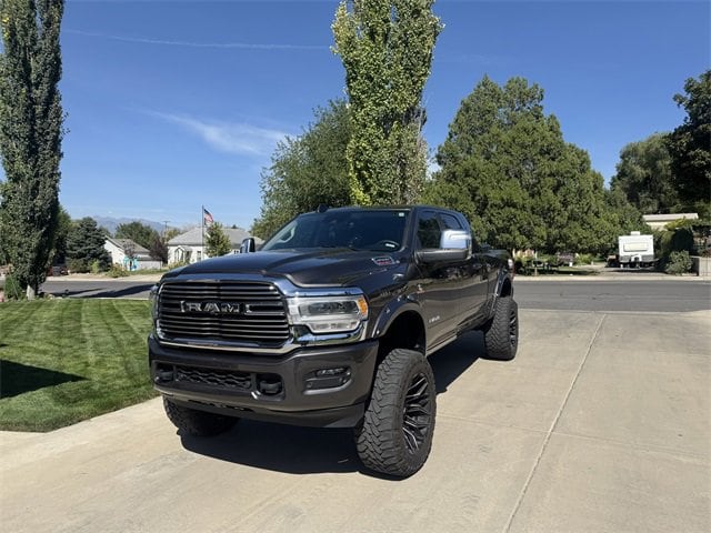 2024 RAM Ram 3500 Pickup Laramie's photo