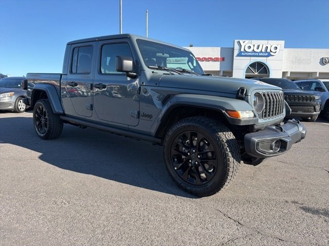2025 Jeep Gladiator Nighthawk's photo