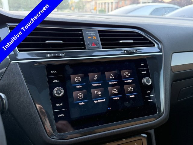 2022 Volkswagen Tiguan SE photo 3