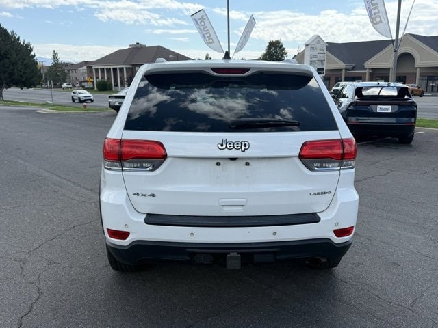 2017 Jeep Grand Cherokee Laredo photo 3