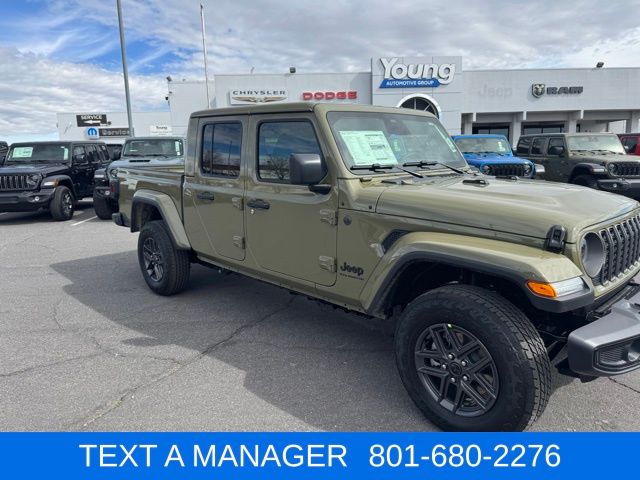 2026 Jeep Gladiator Sport S Auto's photo