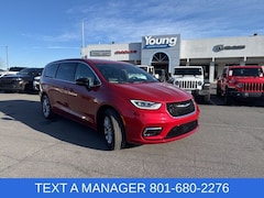 2026 Chrysler Pacifica SELECT AWD Passenger Van