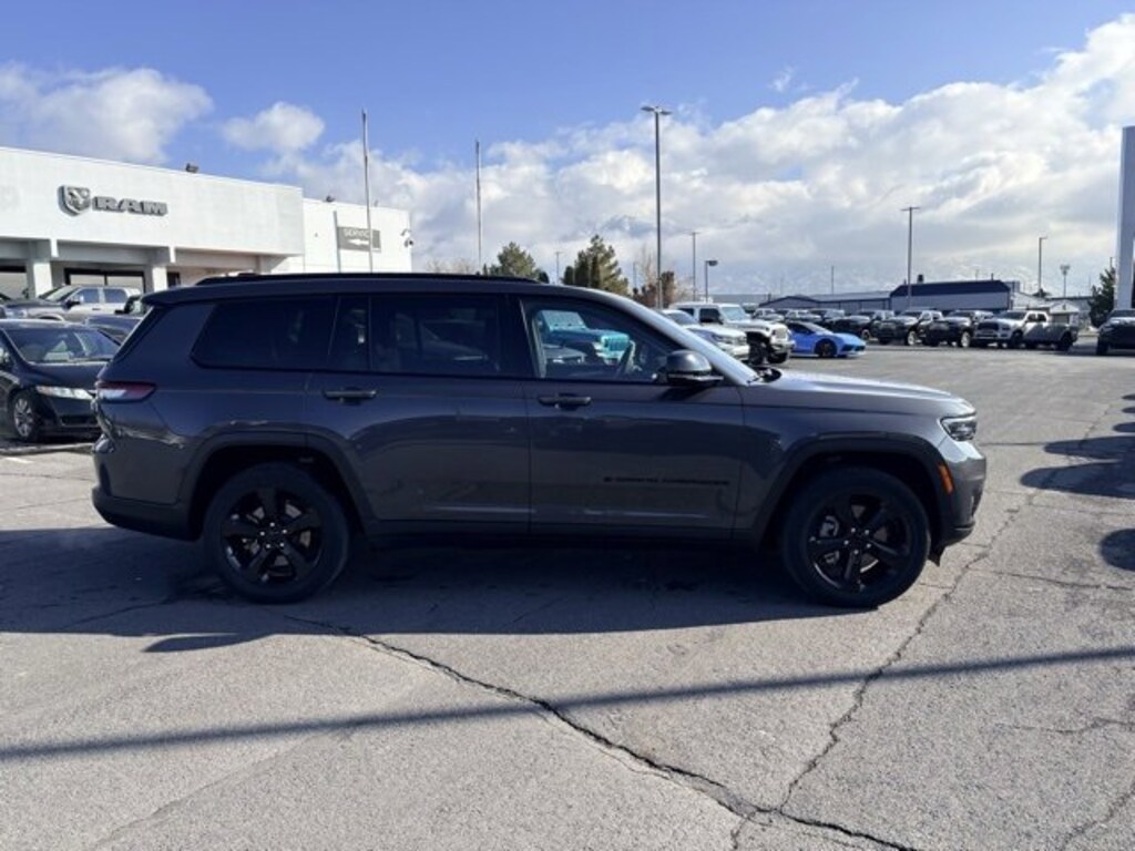 Used 2023 Jeep Grand Cherokee L Altitude SUV