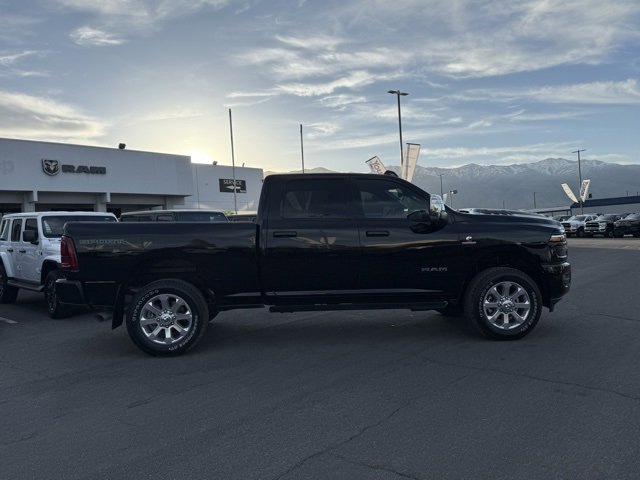2025 Ram 3500 Laramie photo 4