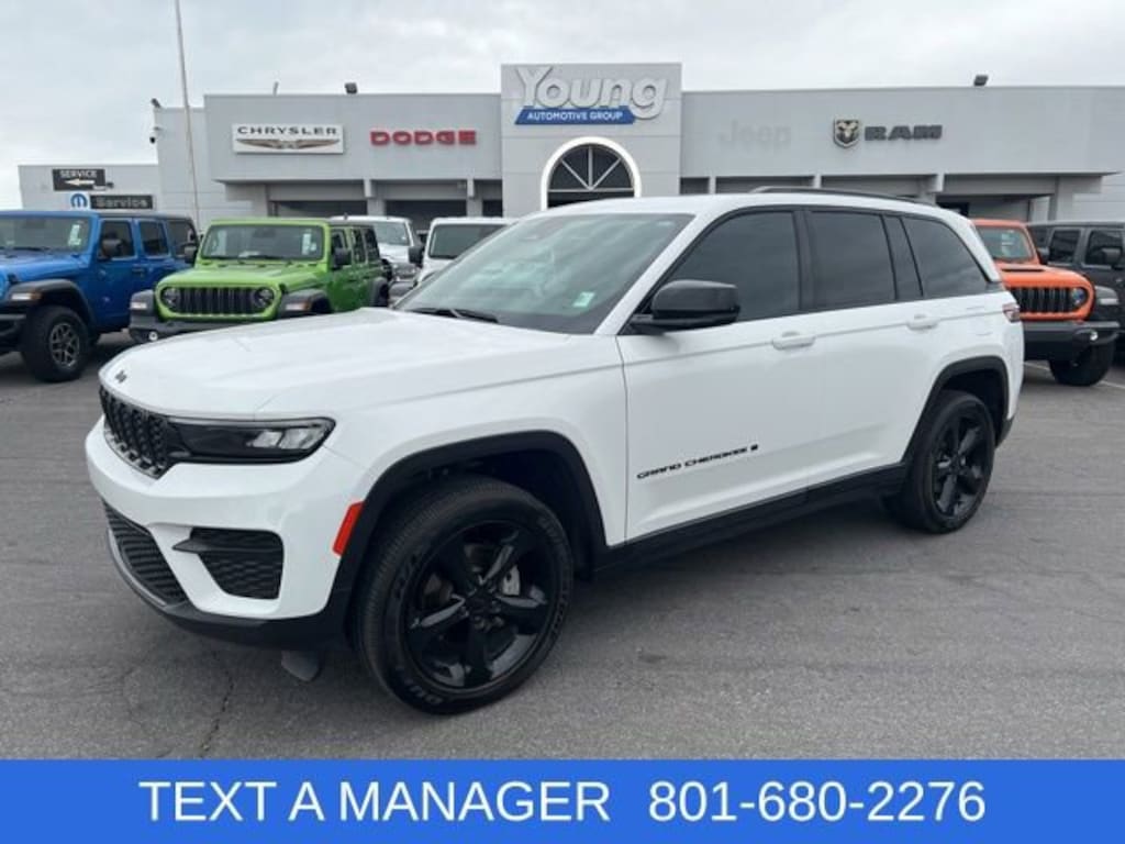 Used 2023 Jeep Grand Cherokee Altitude SUV