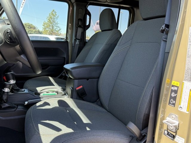 2025 Jeep Gladiator Sport photo 2