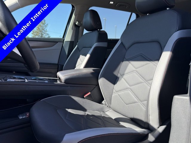 2024 Volkswagen Atlas Peak Edition SEL photo 2