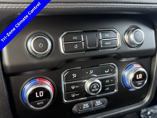 2022 Gmc Yukon SLE photo 4