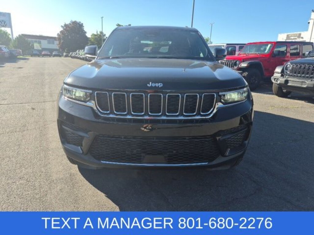 New 2026 Jeep Grand Cherokee Laredo Sport Utility