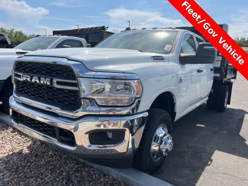 New 2024 Ram 3500 Chassis Cab 3500 TRADESMAN CREW CAB CHASSIS 4X4 60' CA Pickup