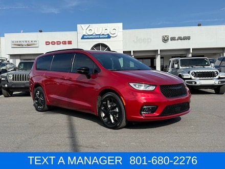 2026 Chrysler Pacifica SELECT AWD Passenger Van