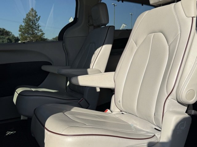 2020 Chrysler Pacifica Limited photo 17