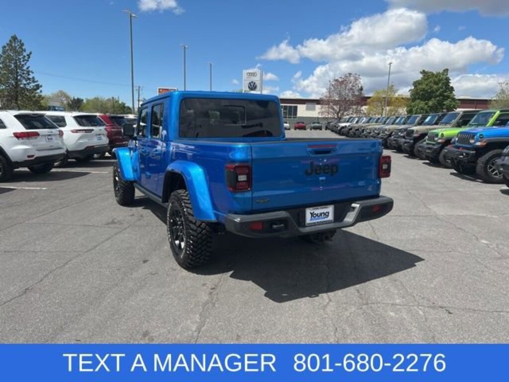 Used 2023 Jeep Gladiator High Altitude Truck Crew Cab